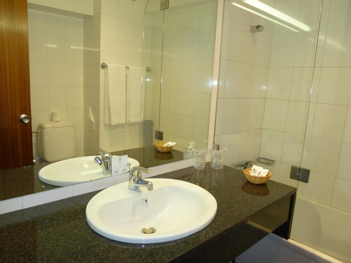 Bathroom 4, Hotel Senhora do Castelo, Mangualde