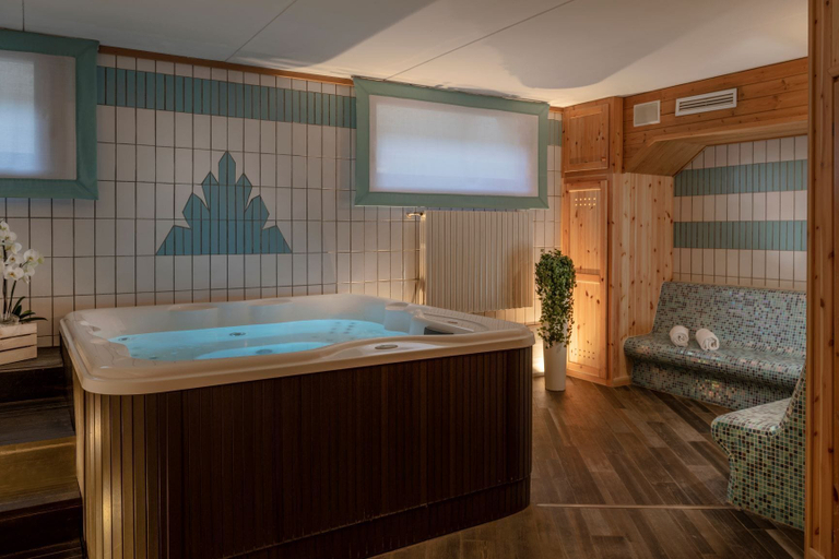 Bathroom 5, Cristallo Hotel Residence, Sondrio