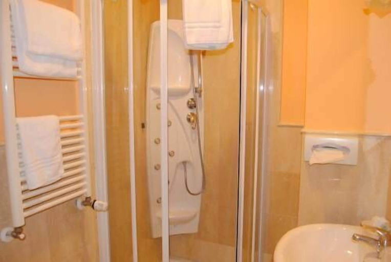 Bathroom 4, Hotel Vedute, Florence