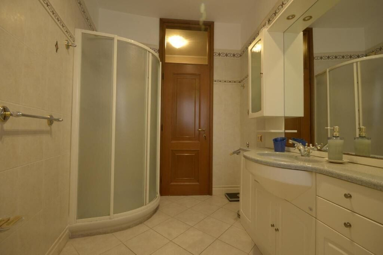 Bathroom 5, Villa Marisa bed breakfast and books, Pavia