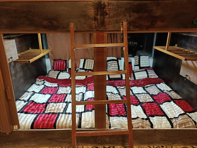 Bedroom 4, Petra Cabin Hostel, Wadi Musa