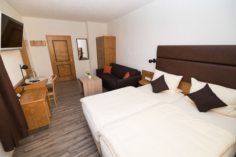 Bedroom 4, Altstadthotel und Restaurant Piazza, Ansbach