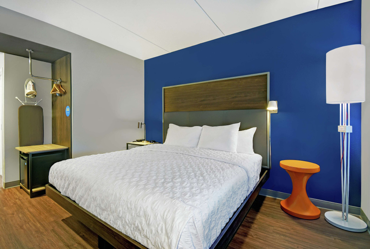 Bedroom 3, Tru By Hilton Burlington, Alamance