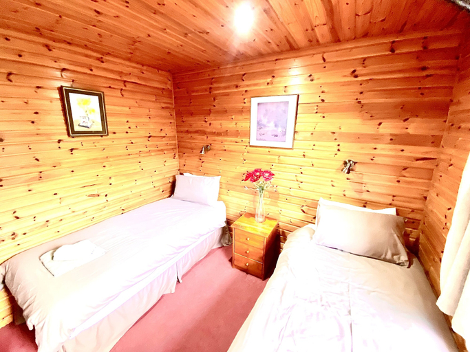 Bedroom 2, Braemar Lodge Cabins, Aberdeenshire