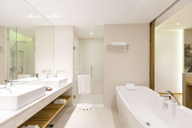 Bathroom 3, Wyndham Grand Phuket Kalim Bay, Pulau Phuket