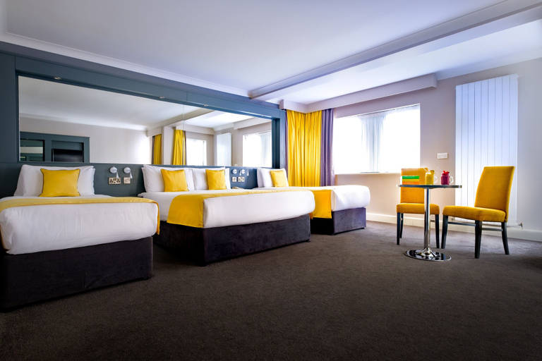 Bedroom 3, Claregalway Hotel
