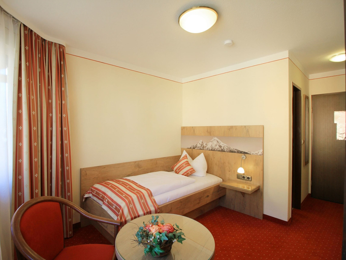 Bedroom 4, Alpenhotel Brennerbascht, Berchtesgadener Land