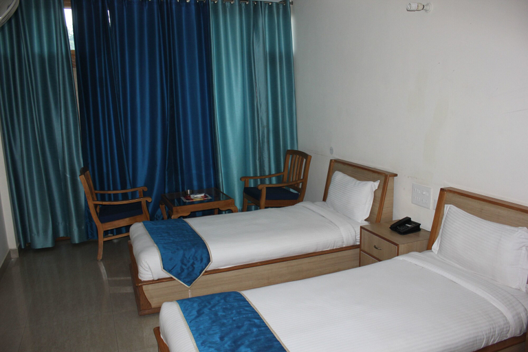 Bedroom 3, Chandermukhi Resorts, Solan