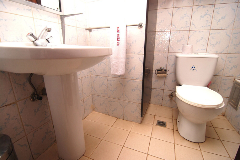 Bathroom, Fountain Suites, AbujaMun