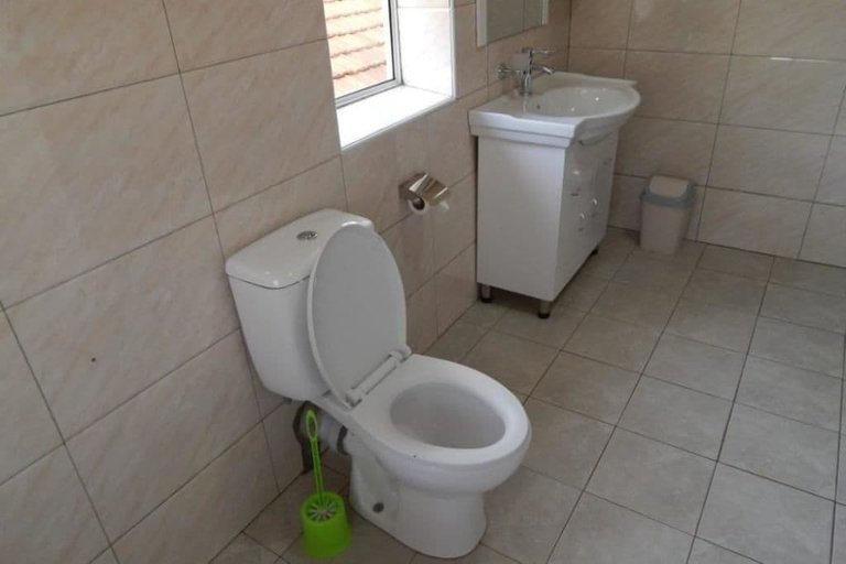 Bathroom 4, The Mansion Hotel, Jinja