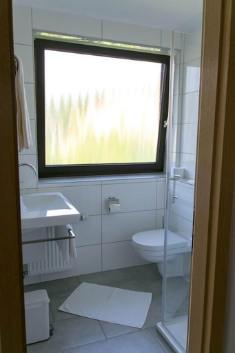 Bathroom 5, Haus am Wasserfall, Lippe