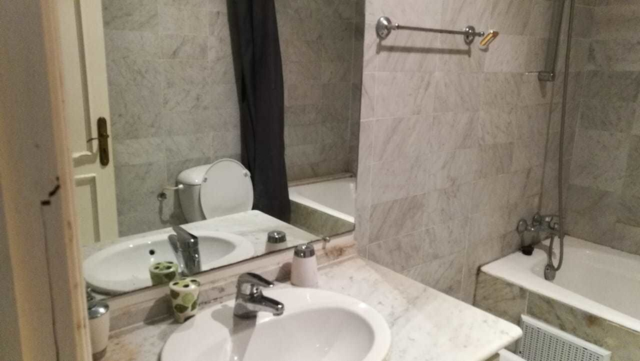 Bathroom 3, Route de Sebta Apartment, Tétouan