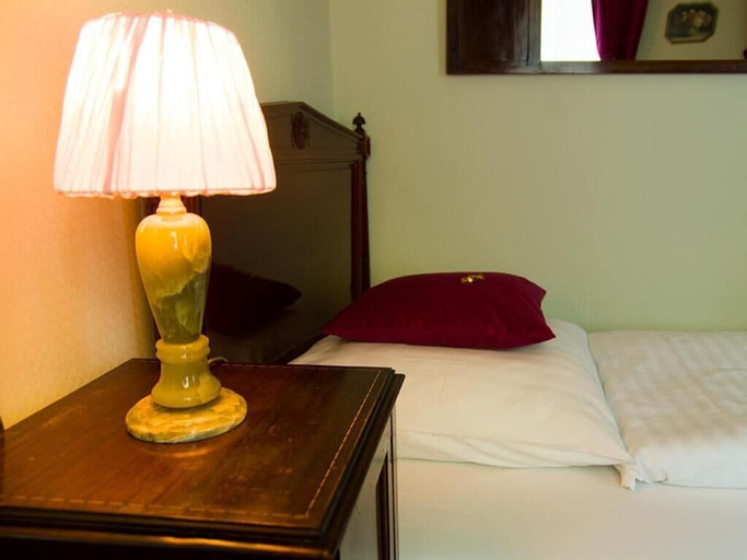 Bedroom 3, Hotel Victoria, Rheingau-Taunus-Kreis