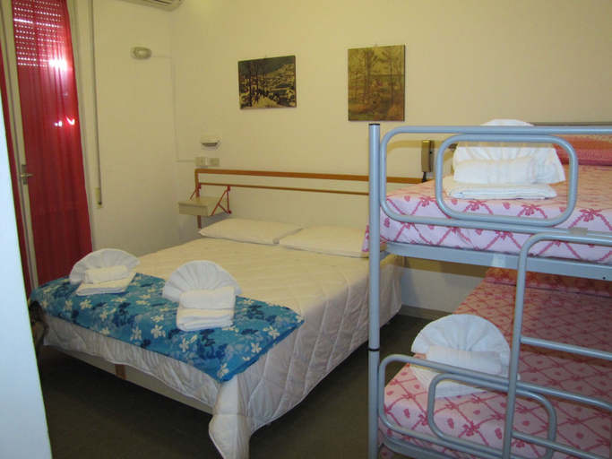 Bedroom 2, Hotel Villa del Sole, Rimini