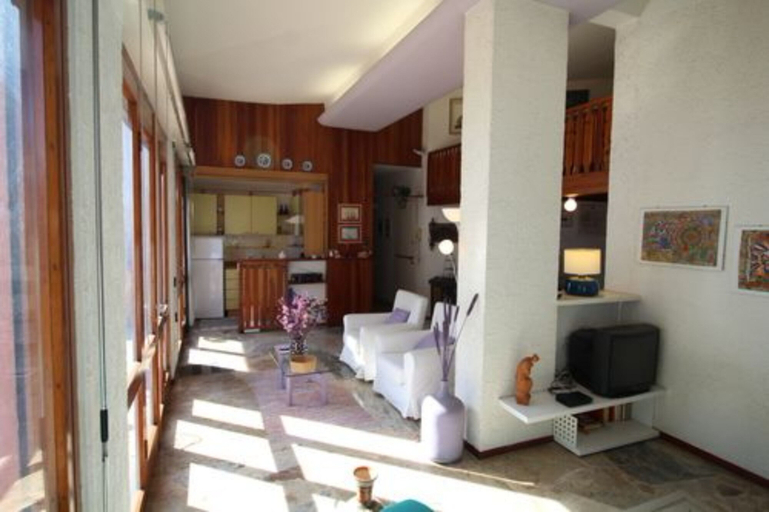 Room 4, Appartamento Fronte Lago, Brescia