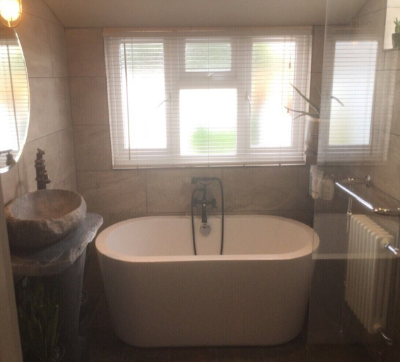Bathroom, Bambu Cottage, Cornwall