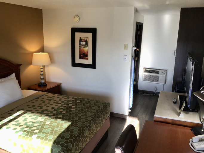 Bedroom 3, SilverStone Lite, Yakima