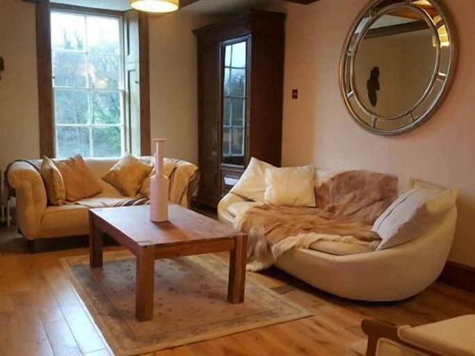 Others 5, Grigshot Apartment, Gloucestershire
