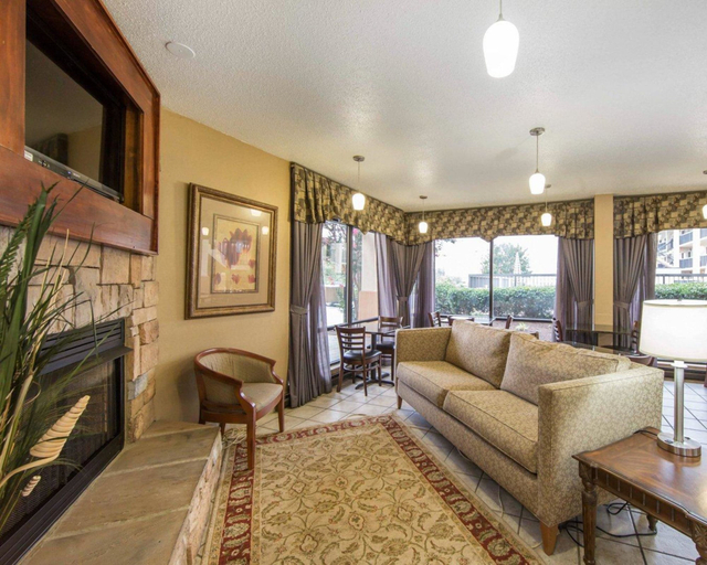 Others 5, Quality Inn Merchants Drive, Knox
