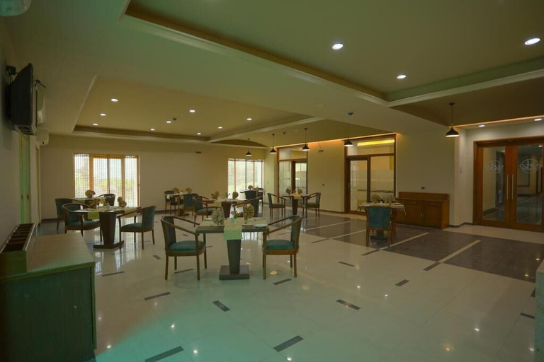 Food & Drinks 5, Renest Gandhidham, Kachchh