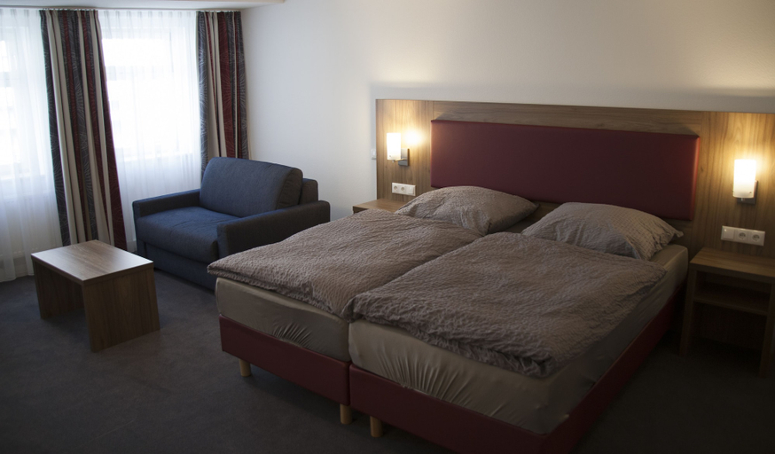 Bedroom 3, La Flamme Wertheim Garni, Main-Tauber-Kreis