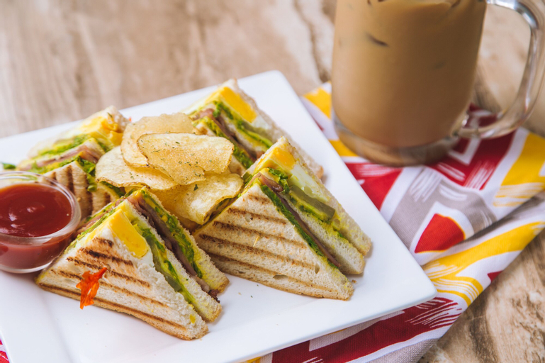 Food & Drinks 16