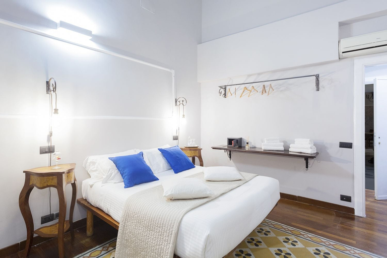 Room 2, Palazzo del Duca Luxury Guest House, Roma