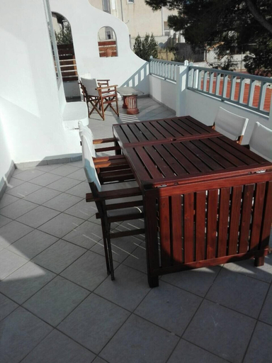 Others 4, Villa Lambros, Attica