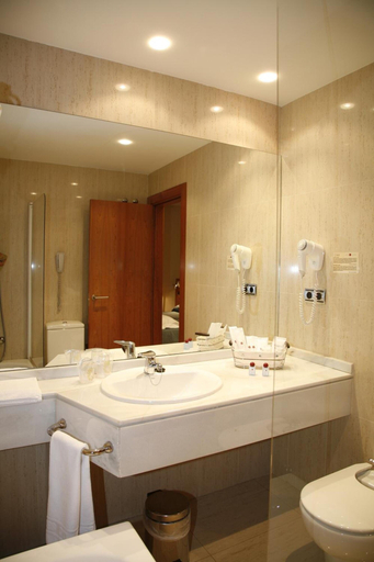 Bathroom 4, Hotel Mieres del Camino, Asturias