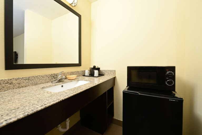 Bathroom 4, Americas Best Value Inn & Suites Lake Charles at I-210 Exit 11, Calcasieu