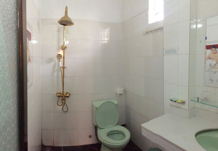 Bathroom 5, Kocmoc Ha Long, Hạ Long
