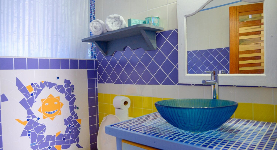 Bathroom 3, Somewhere West