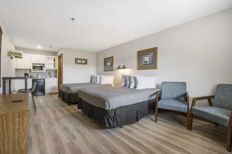 Bedroom 4, White Wing Lodge, Stone