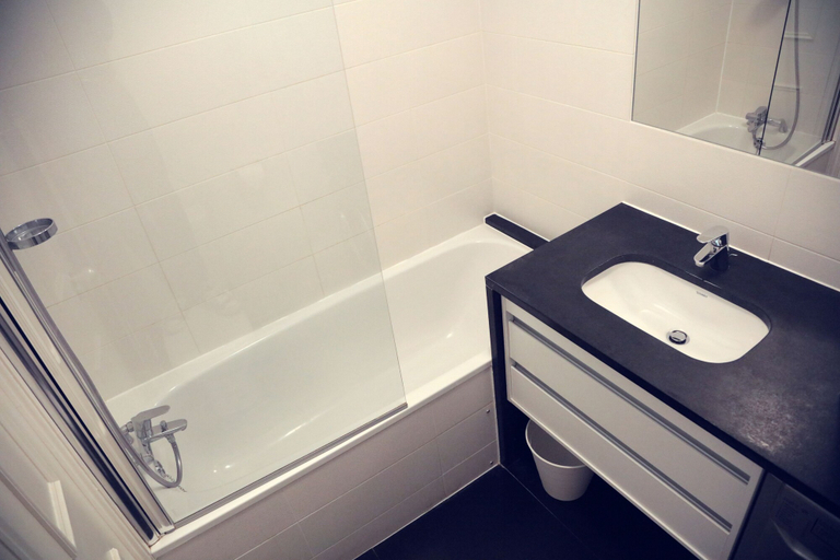 Bathroom 4, Flat1 Camden Road, London