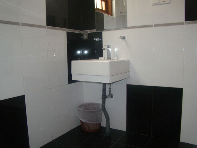 Bathroom 4, Hotel City Grand Ella, Ella