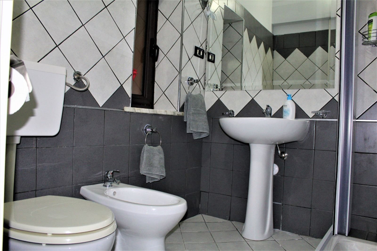 Bathroom 4, Il cortiletto, Agrigento