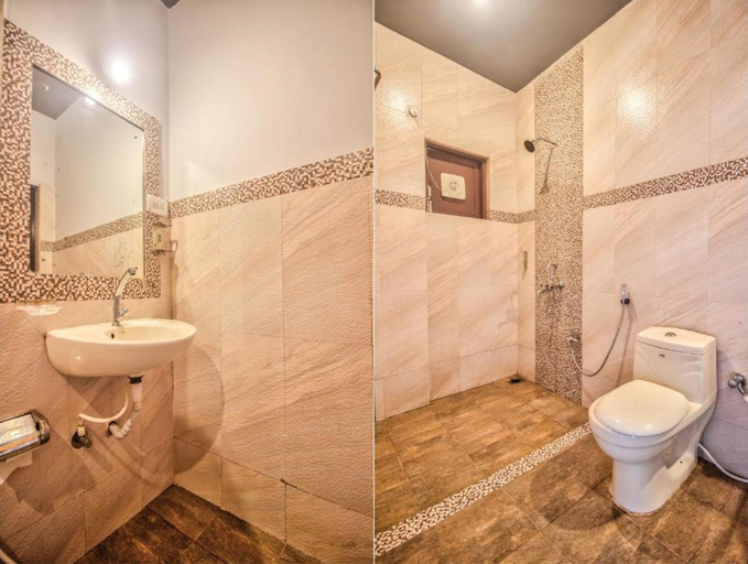 Bathroom 4, Coco Heritage Resort, North Goa