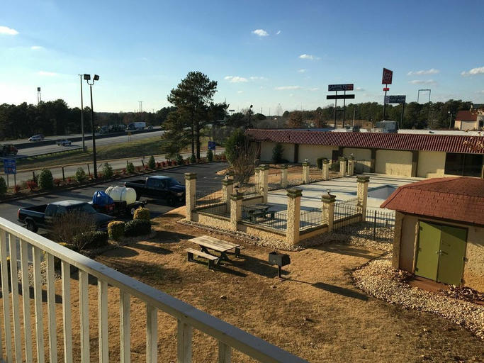 Others 5, Motel 6 Stockbridge, GA – Hwy 138 W, Henry