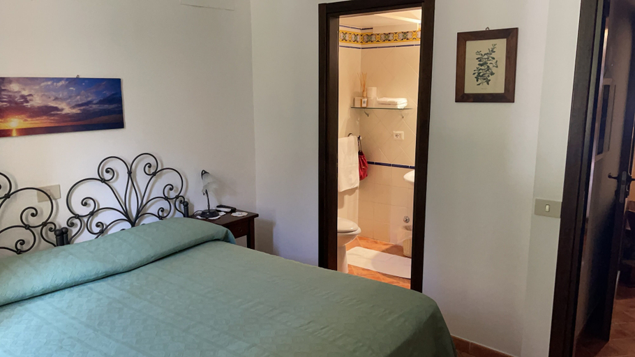 Bedroom 4, Affittacamere Sant'Alfonso, Salerno