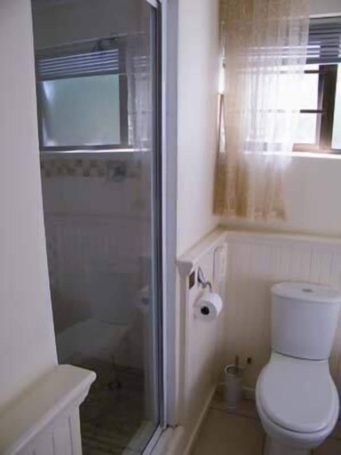 Bathroom 3, Princes Lodge Guest House, Buffalo City