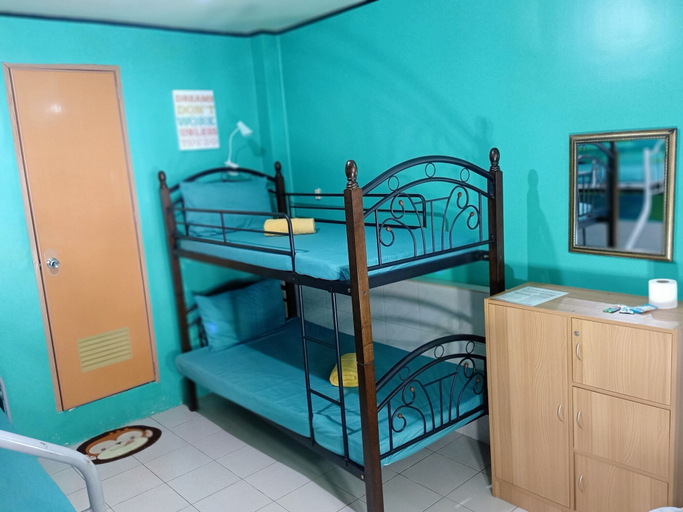 Bedroom 3, SmallFry's Beach Resort, Calatrava