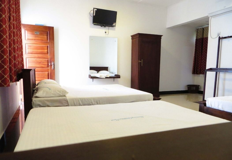 Bedroom 2, Sunsung Chiththa Holiday Resort, Katharagama