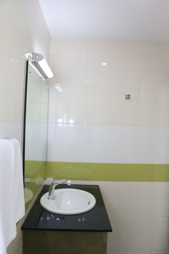 Bathroom 4, Saninro Hotel Ragama, Ja-Ela
