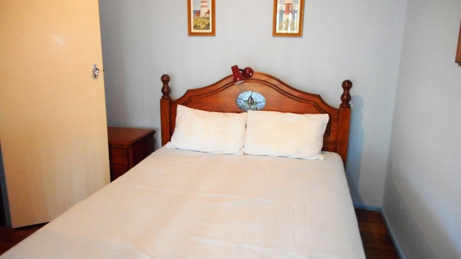 Bedroom 2, Cuckoo's Nest at South West Rocks, Kempsey