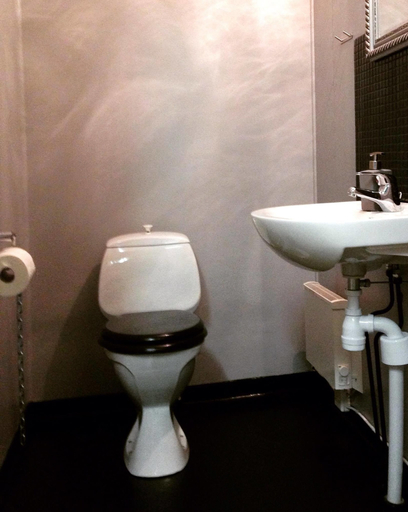 Bathroom 3, STF Hostel Grannen, Gotland