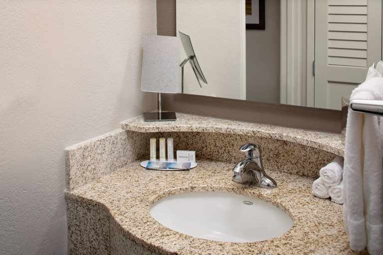 Bathroom 4, Courtyard by Marriott Houston Westchase, Houston