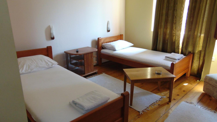 Bedroom 3, Rooms Milin Lagum, Irig