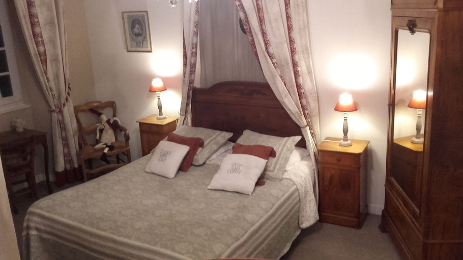 Bedroom 3, Manoir de la Baronnie, Ille-et-Vilaine