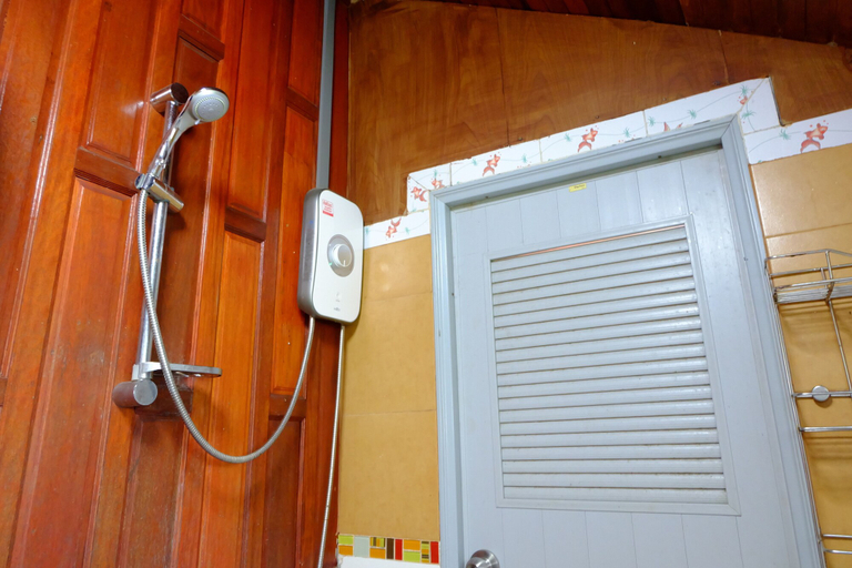 Bathroom 4, Sirimongkol Resort, Muang Surat Thani