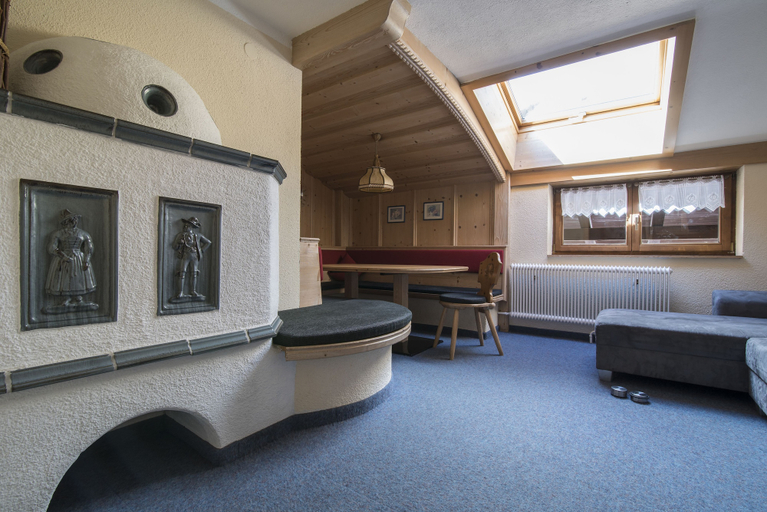 Others 5, A CASA Bernstein, Imst